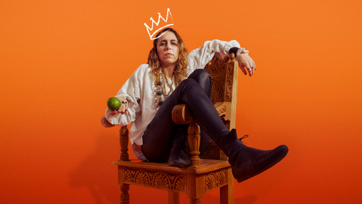 Michelle Terry as Richard III in Globe promotional image